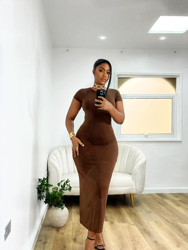 Vestido midi marrón ajustado