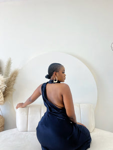 Vestido azul marino de corte midi